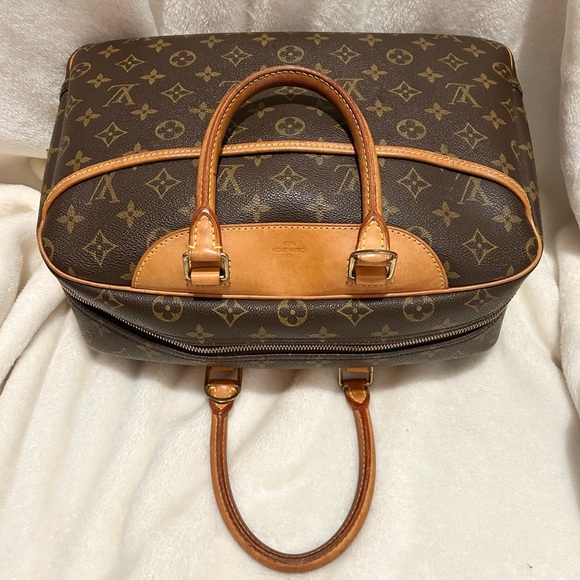 Louis Vuitton Monogram Deauville Handbag - Picture 6 of 16